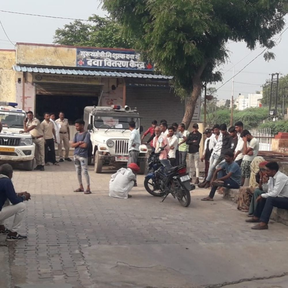 महिला ने फंदे से लटककर किया सुसाइड:तीन साल पहले हुई थी शादी, पीहर पक्ष ने नहीं दर्ज कराई आपत्ति 1 5ec521c3 dfbd 47c0 b94b cc257dc361a21720675998418 1720682642 fCOoay