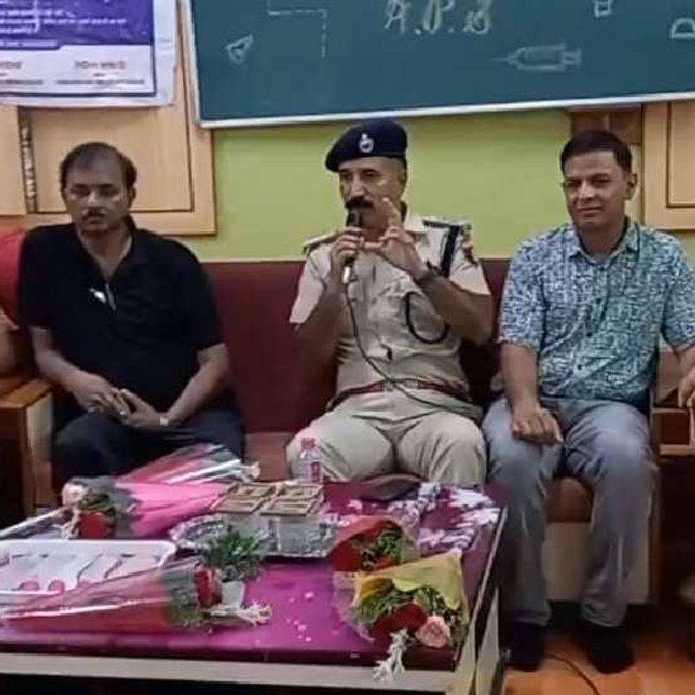 मोबाइल से ज्यादा एजुकेशन पर ध्यान दे बच्चे:साइबर क्राइम को लेकर स्टूडेंटस को किया जागरूक, मोबाइल की लत के परिणाम बताए 1 kl 1720866488 bRiceO