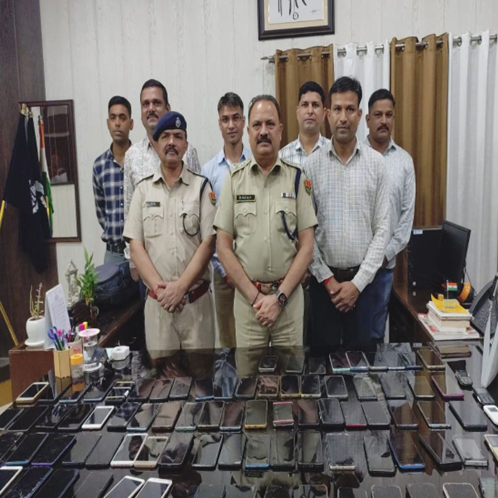 37 लाख कीमत के 198 फोन बरामद:ग्रामीणों इलाकों से गुम हुए थे, पुलिस ने 21 दिन में ढूंढकर वापस लौटाए 1 whatsapp image 2024 07 31 at 122630 pm fotor 20240 1722409644 9rTi3N