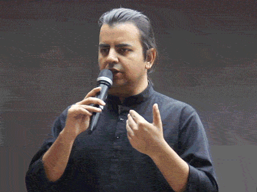 ओला इलेक्ट्रिक का IPO ओपन हुआ:फाउंडर भाविश अग्रवाल ने कहा- अगले साल EV की कीमतें घटेंगी, कंपनी स्कूटर में अपनी बनाई बैटरी लगाएगी 1 7 2 1722502000 yCy1HW