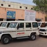 चूरू पुलिस को मिली नई गाड़ियां:10 बोलेरो और 9 बाइक को थानों के लिए किया रवाना, आमजन की सुरक्षा और सहायता में मदद मिलेगी