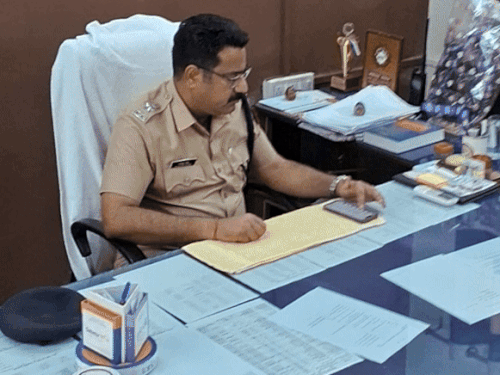 9 साल की मासूम से रेप का दरिंदा गिरफ्तार:पहले भी नाबालिग से कर चुका दुष्कर्म; हैवानियत के बाद नहाया, भागने की फिराक में था 1 1000102971 1747913306 e1LHp2
