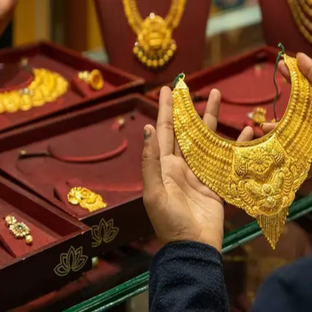 सोना ₹1,293 बढ़कर ₹93,658 पर पहुंचा:चांदी ₹1,016 महंगी होकर ₹95,588 किलो बिक रही, इस साल गोल्ड अब तक ₹17,496 महंगा हुआ 1 gold 1747377930 05unpc