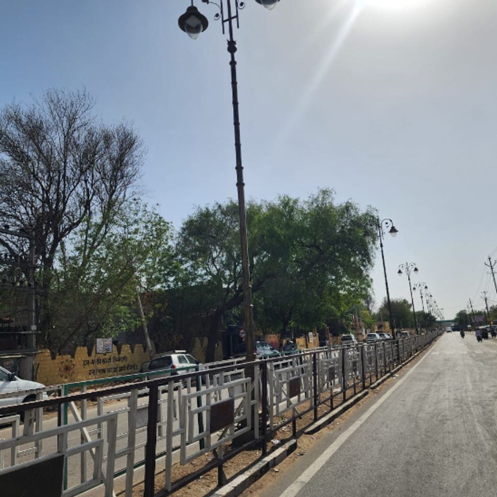 जैसलमेर में आज व कल धूलभरी हवाएं चलने की संभावना:तापमान 45 डिग्री पहुंचा, गर्म हवाओं ने झुलसाया, रात में भी राहत नहीं 1 whatsapp image 2025 05 14 at 162016 fotor 20250516 1747369186 3oVe1D