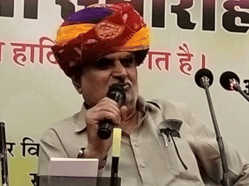 यूडीएच मंत्री बोले- कांग्रेस खुद पर्ची से काम चला रही:डोटासरा पर पलटवार कर कहा- 2018 का चुनाव पायलट के चेहरे पर लड़ा, पर्ची किसी और की निकली 1 1000130181 1750840657 i6cmNu