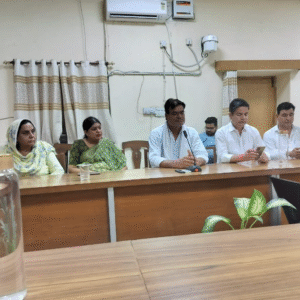 गंगनहर में सिंचाई पानी को लेकर चल रहा प्रदर्शन स्थगित:आंदोलन में बनी सहमति, किसान बोले- तय समय में काम नहीं हुआ तो फिर आंदोलन करेंगे