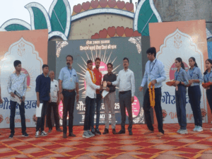 गौरवोत्सव 2025 में प्रतिभाओं का सम्मान:दैनिक भास्कर एवं थ्रीडी साइंस एकेडमी के कार्यक्रम में दसवीं बोर्ड के टॉपर्स को मिला सम्मान, चेहरे पर छलकी खुशी