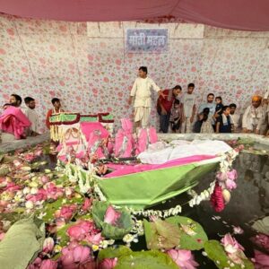 श्रीनाथजी मंदिर में आज हुए नाव मनोरथ:कल होगा सावन भादो का मनोरथ, बूंदाबांदी के बीच अलौकिक दर्शनों का मिलेगा लाभ