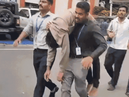 बेंगलुरु हादसे पर कोहली बोले-पूरी तरह से टूट चुका हूं:तेंदुलकर ने कहा-जो हुआ वह दुखद; पठान ने लिखा-भगदड़ दिल दहलाने वाली 1 comp 1111749039566 1749063733 B4EHm5