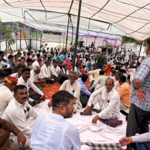 पैराटीचर्स का नियमितीकरण की मांग पर धरना:मुख्य सचिव और शिक्षा सचिव को ज्ञापन सौंपा, आश्वासन के बाद धरना समाप्त