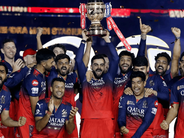 RCB की जीत पर झूमी फिल्म इंडस्ट्री:रणवीर-अजय-रश्मिका ने दी बधाई, आमिर ने विराट को बताया परफेक्शनिस्ट,अल्लू अर्जुन के बेटे ने खुद पर डाला पानी 1 dbgifmagic 25 1749015419 wp4zEQ