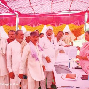 लाखूसर के सोलर प्लांट में 180 खेजड़ी के पेड़ों की कटाई के विरोध में ग्रामीणों ने किया प्रदर्शन