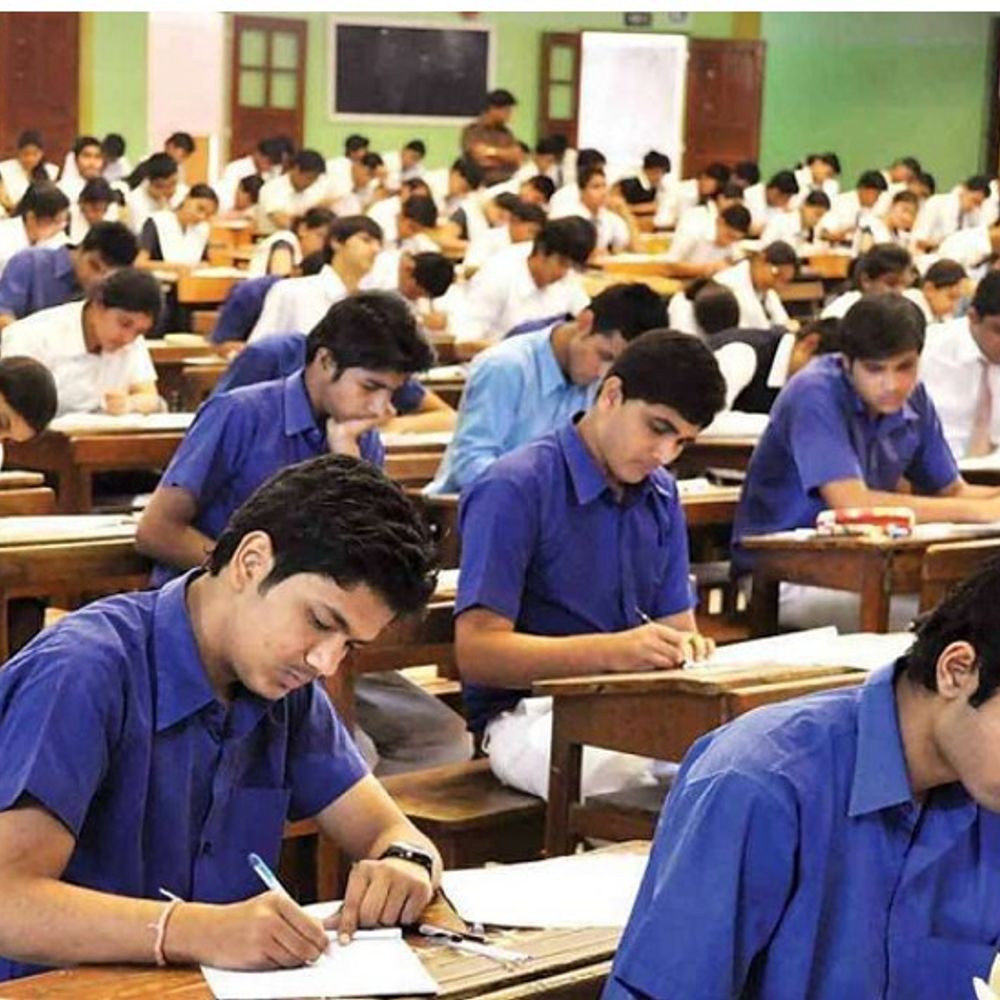 बीएड नहीं, फिर भी साढे़ 53 हजार ने भरा फॉर्म:सीनियर टीचर भर्ती के आवेदन में AI से पकड़ा फर्जीवाड़ा, 1673 पेज की लिस्ट अपलोड की 1 exam a1648116889 1751076714
