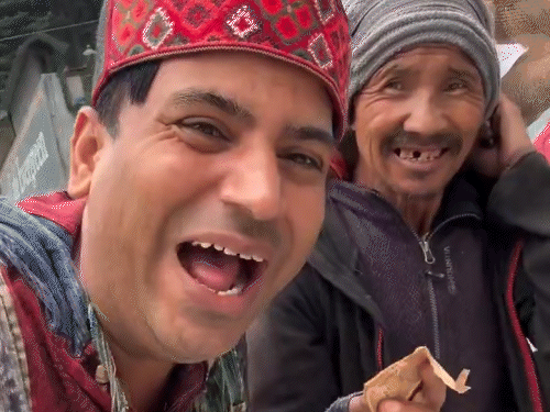सोशल मीडिया इन्फ्लुएंसर पुनीत सुपरस्टार पर हिमाचल में FIR:मनाली में VIDEO बनाकर कहा- यहां के लोग बहुत गरीब, इनकी मदद करो 1 gifs33 6 1750781544 badRlv
