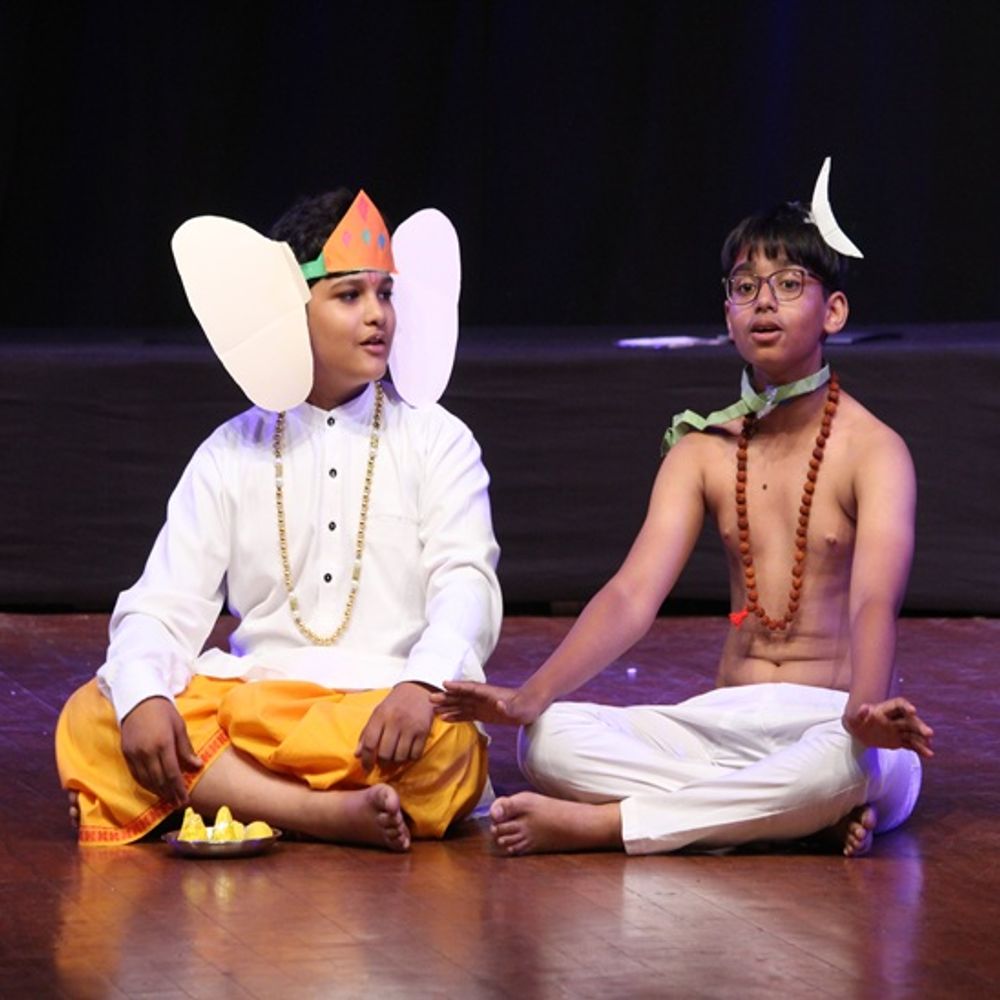 बाल रंगकर्मियों ने कहानियों से दिया समाज को मैसेज:जूनियर समर कैम्प के प्रतिभागियों ने बटोरी तालियां, नजर आए आठ से 17 साल के बच्चे 1 img1028 1750271157 4D1Ogg