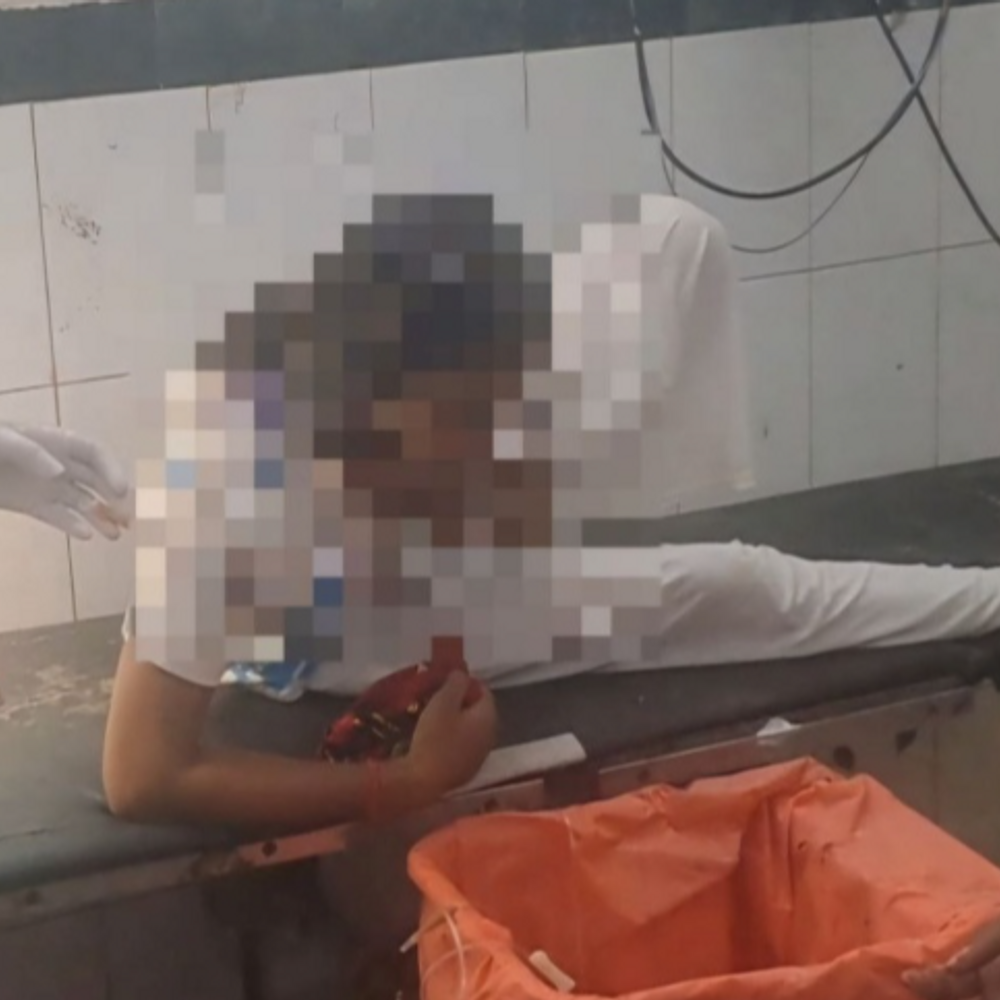 माता-पिता के झगड़े से परेशान बेटी ने खाया जहर:बोली- इनके रोज-रोज के झगड़ों से परेशान हो चुकी थी इसलिए यह कदम उठाया 1 pali02 1750905764 3Qv8Vh