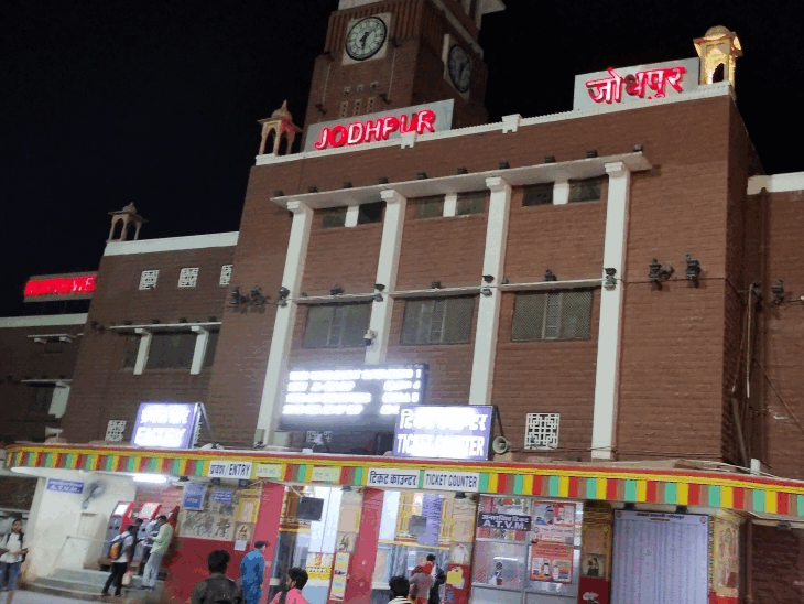 railway train rly station 1750684958 tLa9LO