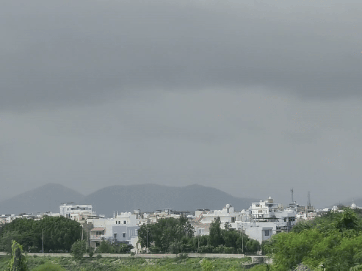 लेकसिटी में हल्की फुहारों के बाद ठंडक:उदयपुर संभाग में आज बारिश का अलर्ट, आसमान में छाए बादल 1 rain 30 gif 1751259617 gr9i4v