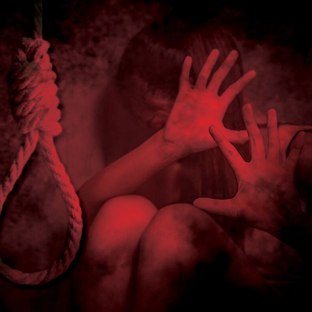युवती ने वीडियो बनाया, फिर फंदे से लटकी:लाइब्रेरी संचालक पर एक साल से परेशान करने का आरोप, पिता बोले- रेप भी किया था 1 rape suicide 1750867488 p7fMT0