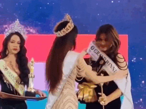राजस्थान की बेटी ने मलेशिया में जीता खिताब:14 देशों को हराकर हासिल की सफलता, कोमल अब फिल्म इंडस्ट्री में बनाना चाहती हैं करियर 1 whatsappvideo2025 06 22at194211b61c339f ezgifcom r 1750602440 fU3hoE