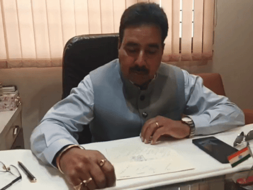 अजमेर में भाजपा-नेता और पूर्व-सभापति से धोखाधड़ी:आरोप- स्टेमसेल थेरेपी के नाम पर हैदराबाद के सेंटर संचालकों ने ठगा, जान भी डाली खतरे में 1 whatsappvideo2025 06 29at10409pm ezgifcom resize 1751188600 JkmUOW