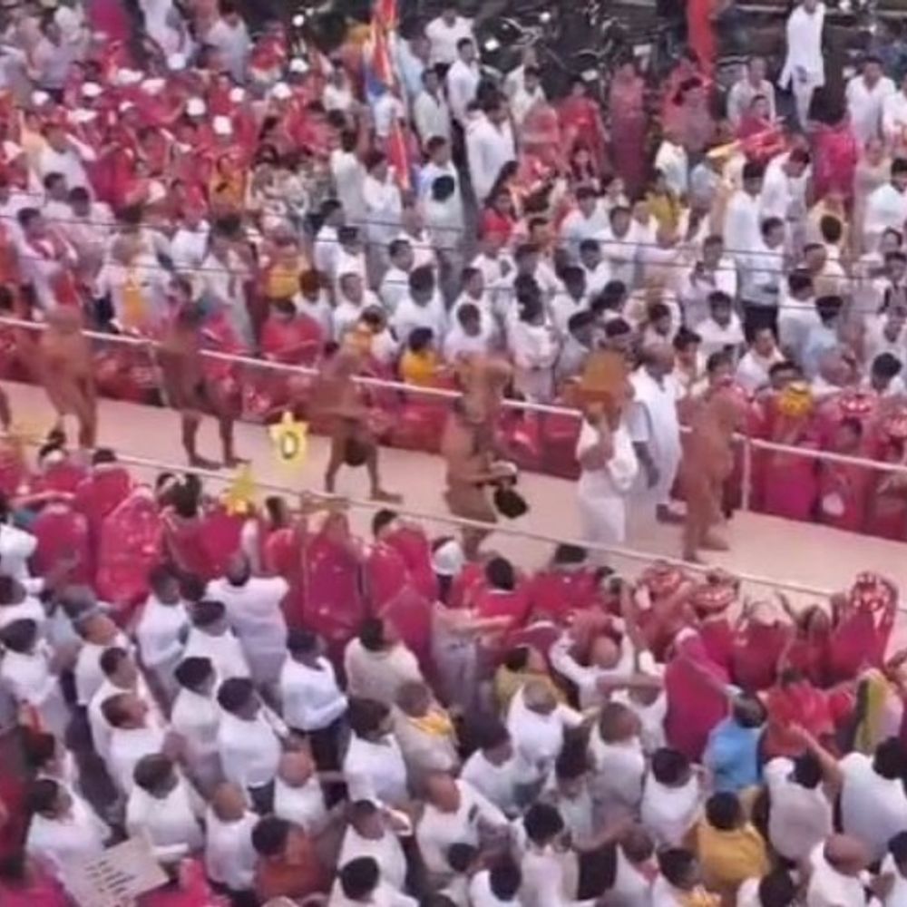 आचार्य वर्धमान सागर का टोंक में ससंघ हुआ मंगल परेश:जैन समाज के हजारों लोग उमड़े-गूंजे जयकारे, 3KM पर हुई विशेष सजावट 1 1003443550 1751874394 OABKHX