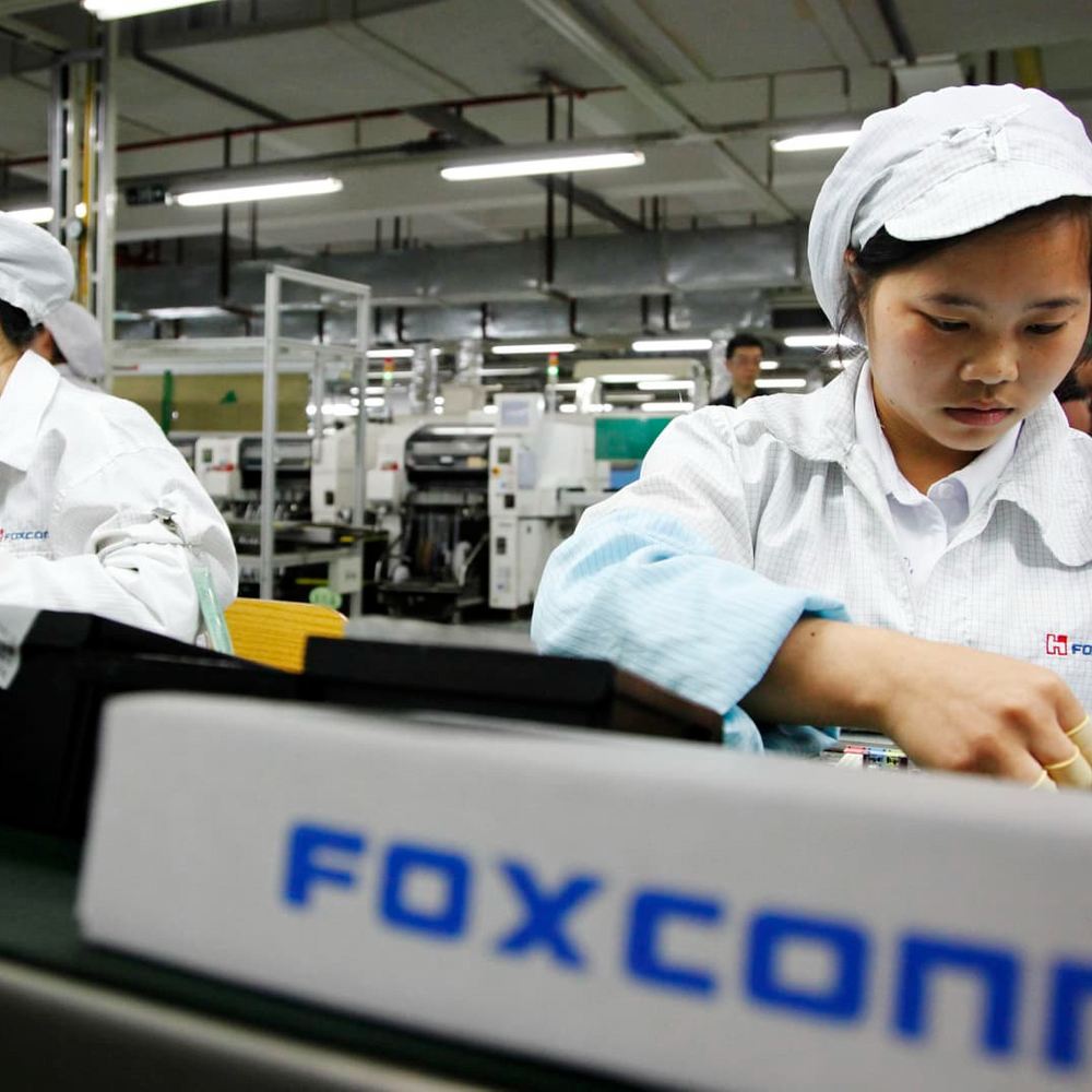 100642777 foxconn worker assembly line gettyp 1752491765