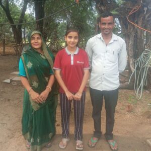 किसान की बेटी ने NEET में दिखाया दम:हिंदी माध्यम से पढ़ी आरती ने श्रेणीगत रैंक 239 हासिल की, मेडिकल कॉलेज में लेगी दाखिला