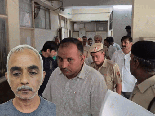 पिता ने 3 मिनट में की टेनिस प्लेयर की हत्या:अलमारी से रिवॉल्वर लाया, किचन में घुसते ही ताबड़तोड़ गोलियां मारी, फिर बैड पर बैठ गया 1 ezgif 25b600c9ecff3d 1752338450 Bj5nhh