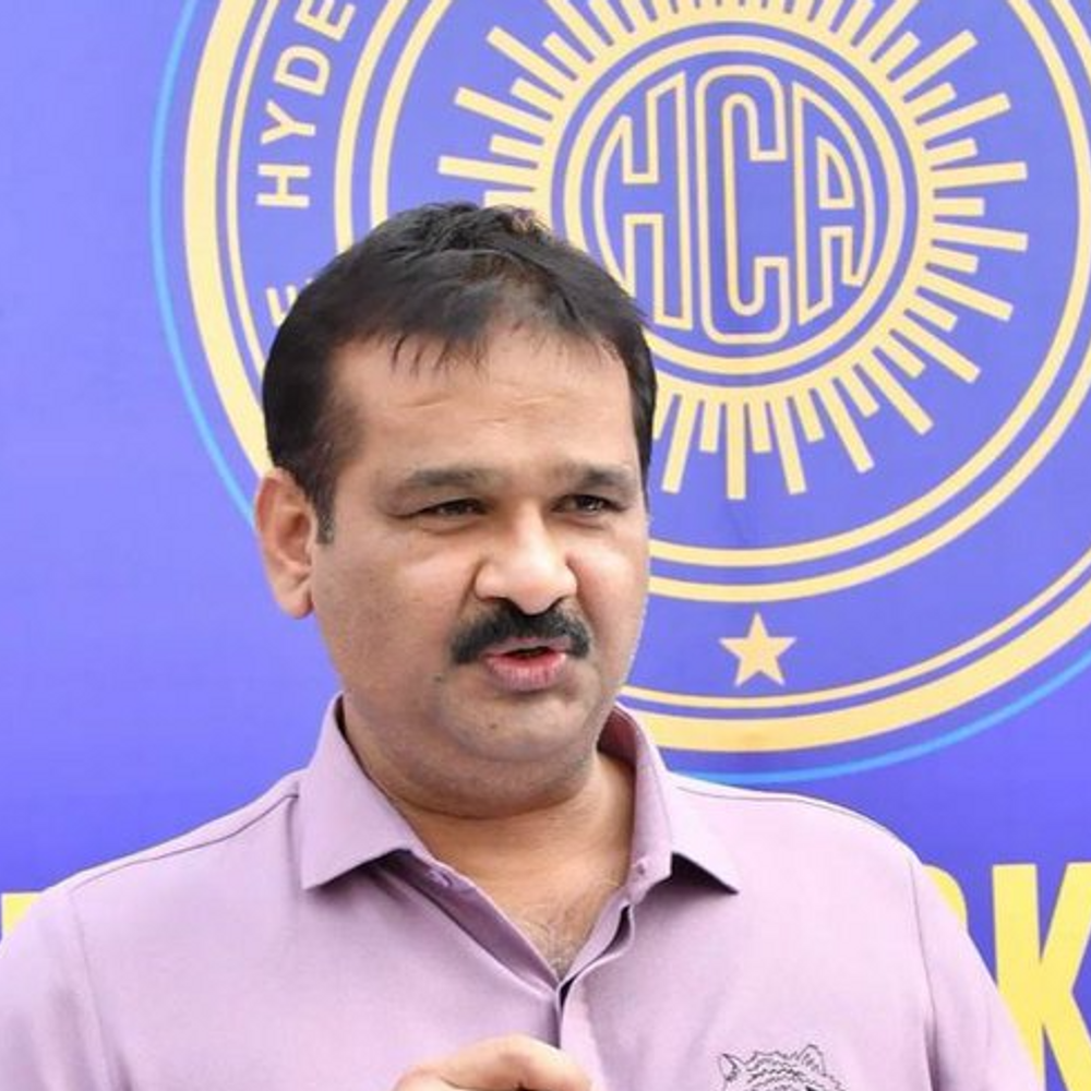 IPL टिकट घोटाले में HCA अध्यक्ष जगन मोहन राव गिरफ्तार:SRH को ब्लैकमेल करने का आरोप; BCCI के नियम से 10% फ्री पास मिलते हैं 1 gvbvezaxiaaitwt 1752130071 NJ8ie0