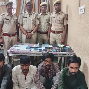 जायरीनों का मोबाइल चोरी करने वाले 4 आरोपी गिरफ्तार:12 लाख रुपए कीमत के 40 मोबाइल बरामद, भीड़ का फायदा उठाकर करते थे वारदात