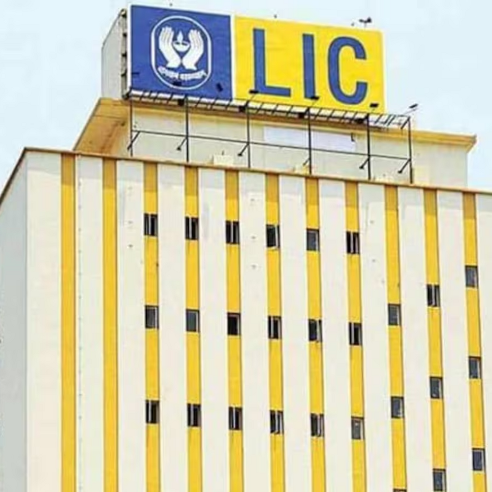LIC में हिस्सेदारी बेचने की तैयारी में सरकार:6.50% शेयर और कम का सकती है, 2022 में IPO के जरिए 3.5% स्टेक बेची थी 1 lic office 1 1752142069 CGwgeX
