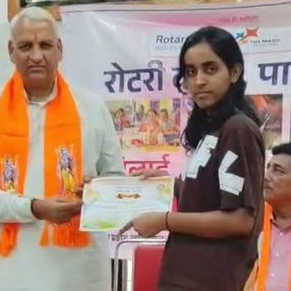 पाली में 500 महिलाओं को बनाया हुनरमंद:किश्तों पर दी सिलाई और कुल्हड़ बनाने की मशीनें 1 pali08 1751384814 opwD0M