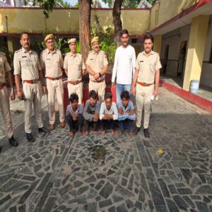 1.80 लाख की फिरौती मामले में 4 आरोपी पकड़े:पैसे नहीं लौटाने पर किया अपहरण, कार में जबरन बैठाया और ​फोन पर मांगी फिरौती